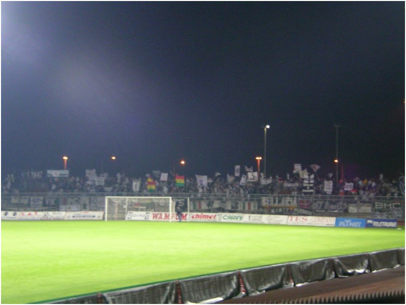 Arezzo - Cesena  30.10.2004 016